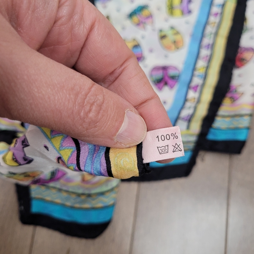 Laurel Birch style colourful silk scarf with cats - Picture 6 of 7
